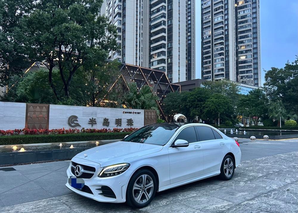 Mercedes-Benz C-Class 2021 — фото автомобиля
