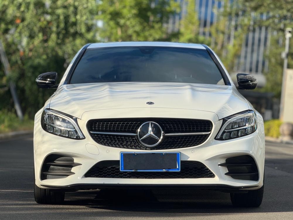 Mercedes-Benz C-Class 2021 — фото автомобиля