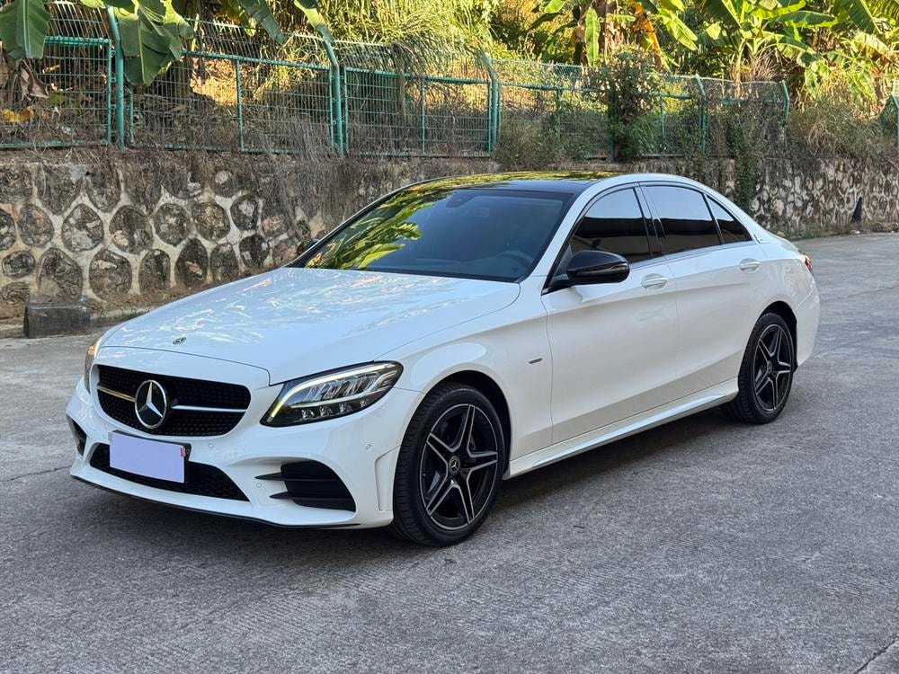 Mercedes-Benz C-Class 2021 — фото автомобиля