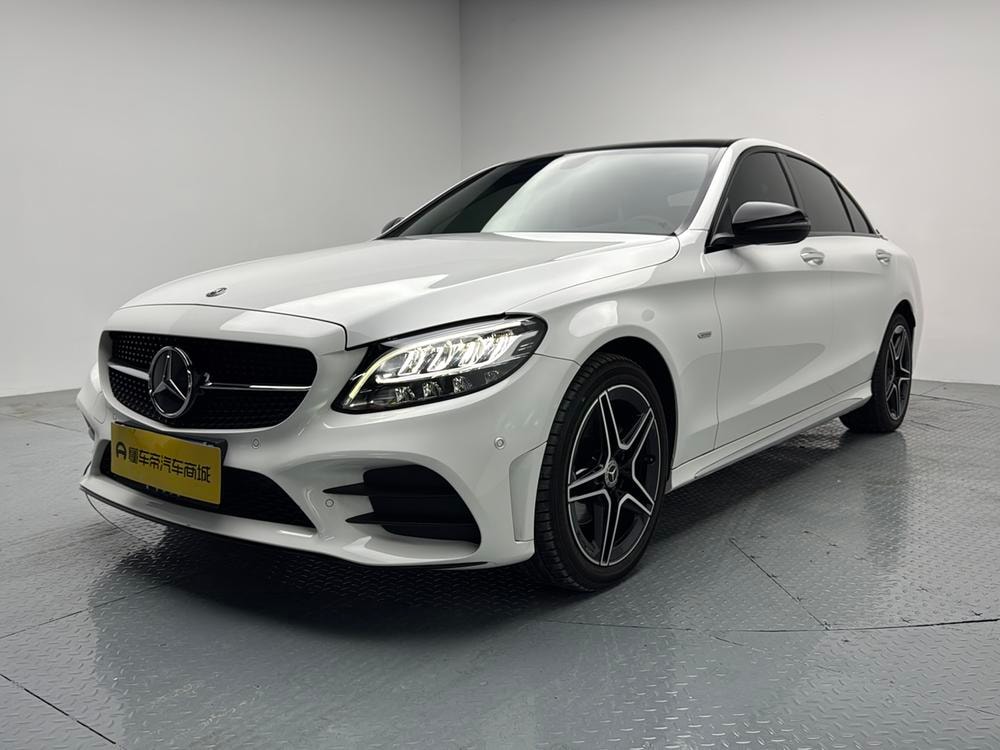 Mercedes-Benz C-Class 2021 — фото автомобиля