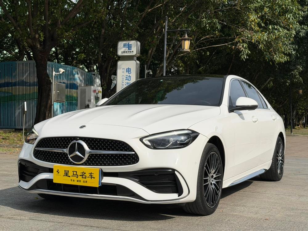 Mercedes-Benz C-Class 2023 — фото автомобиля