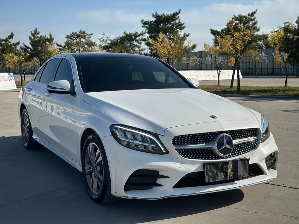 Mercedes-Benz C-Class 2021 — фото автомобиля