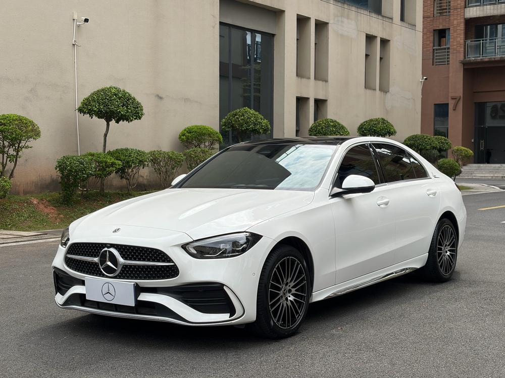 Mercedes-Benz C-Class 2024 — фото автомобиля