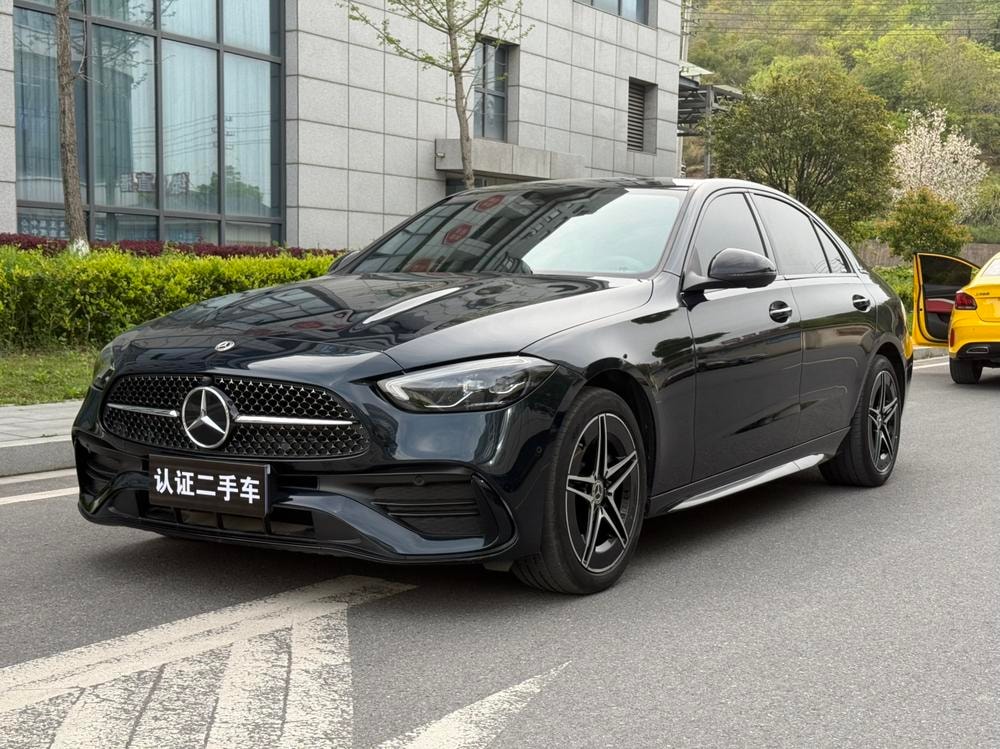 Mercedes-Benz C-Class 2023 — фото автомобиля 1