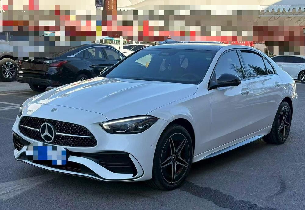 Mercedes-Benz C-Class 2024 — фото автомобиля