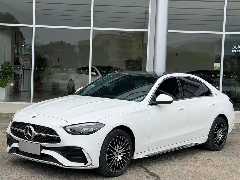 Mercedes-Benz C-Class 2024 — фото автомобиля 1