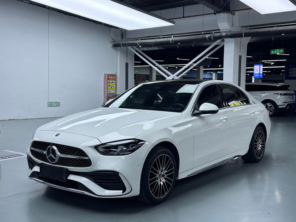 Mercedes-Benz C-Class 2023 — фото автомобиля
