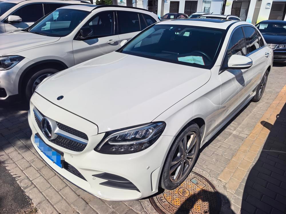 Mercedes-Benz C-Class 2019 — фото автомобиля 1