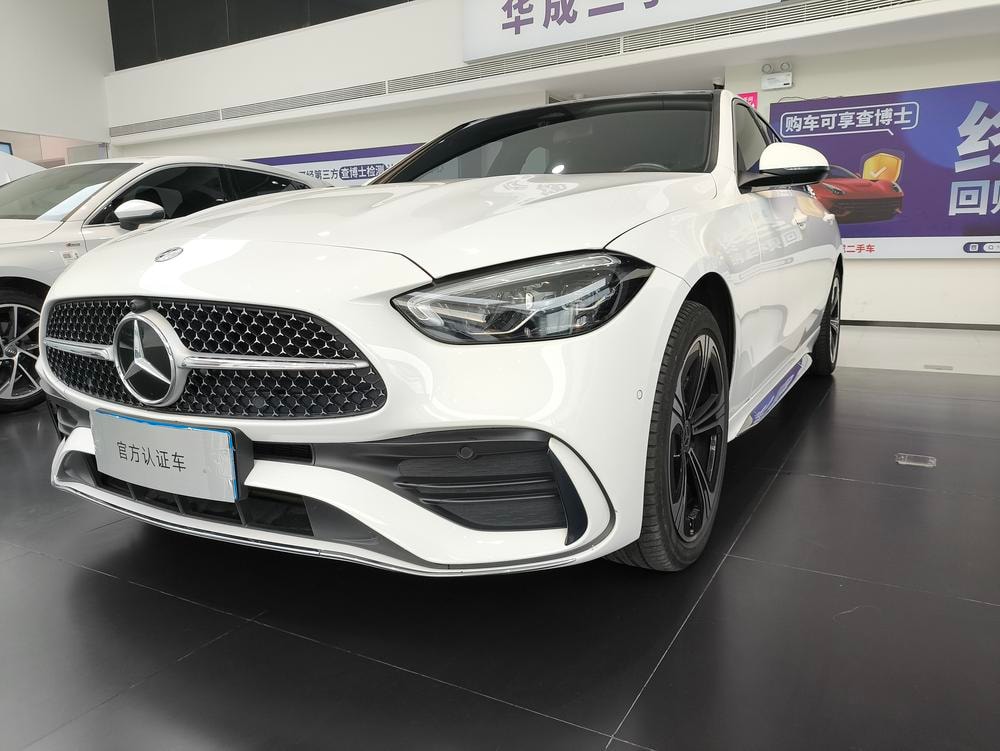 Mercedes-Benz C-Class 2022 — фото автомобиля