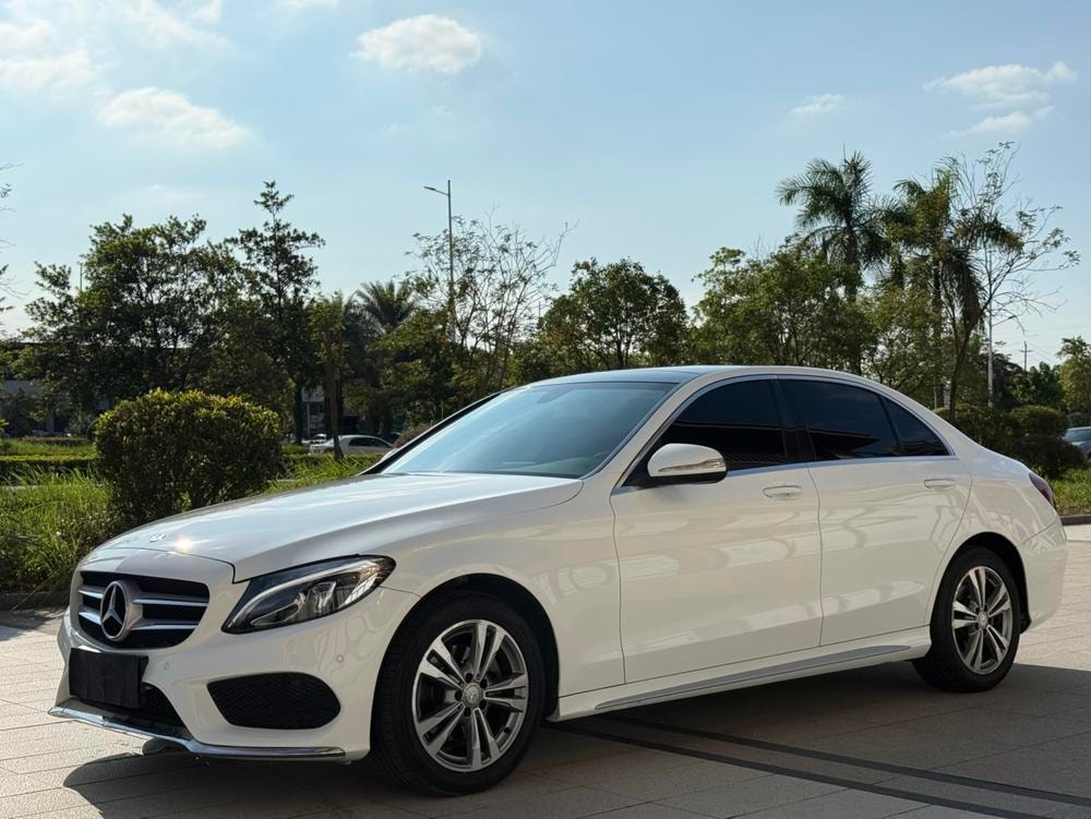 Mercedes-Benz C-Class 2017 — фото автомобиля 1