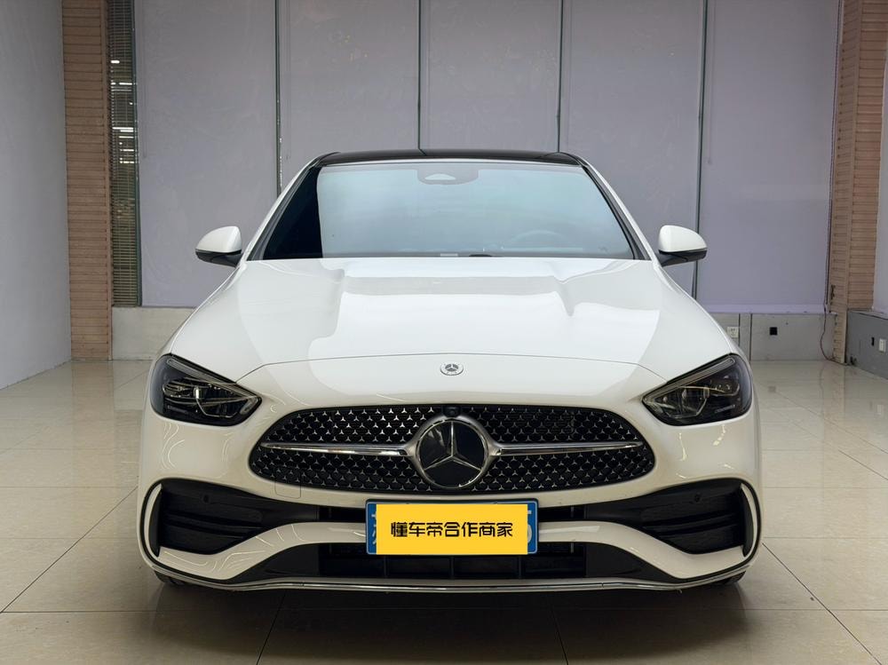 Mercedes-Benz C-Class 2025 — фото автомобиля