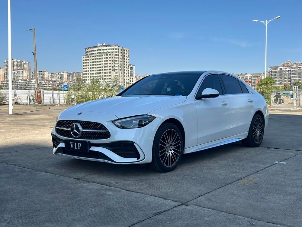 Mercedes-Benz C-Class 2025 — фото автомобиля