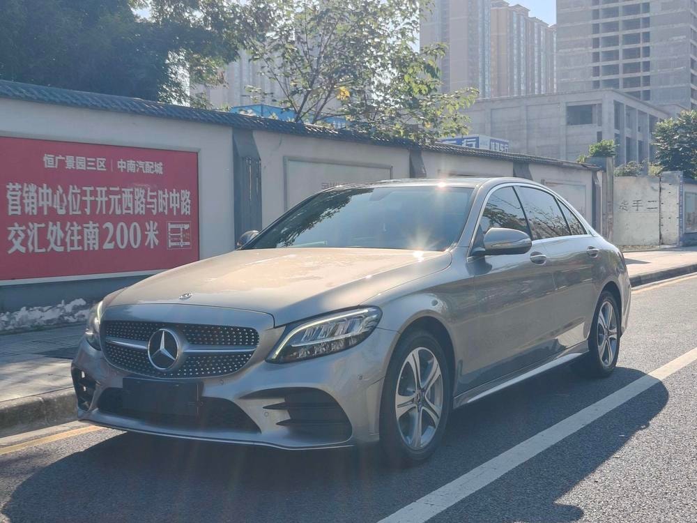 Mercedes-Benz C-Class 2019 — фото автомобиля