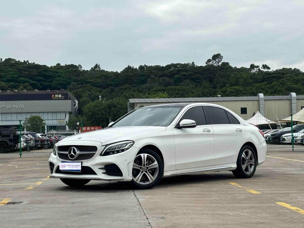 Mercedes-Benz C-Class 2021 — фото автомобиля