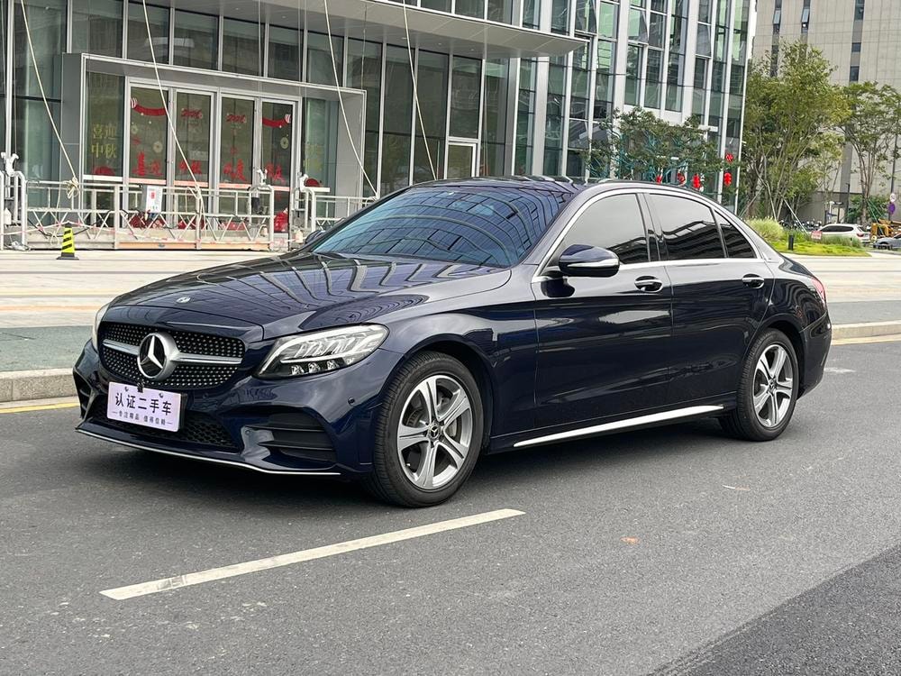 Mercedes-Benz C-Class 2019 — фото автомобиля 1