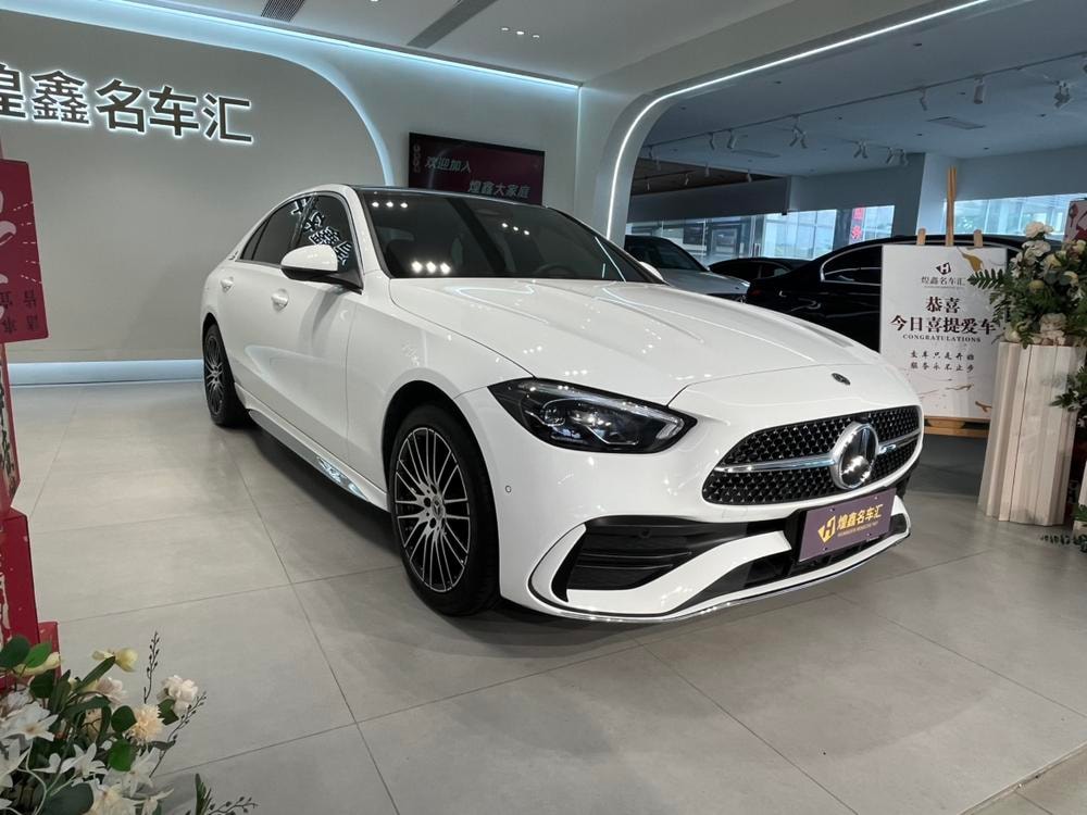Mercedes-Benz C-Class 2024 — фото автомобиля 1