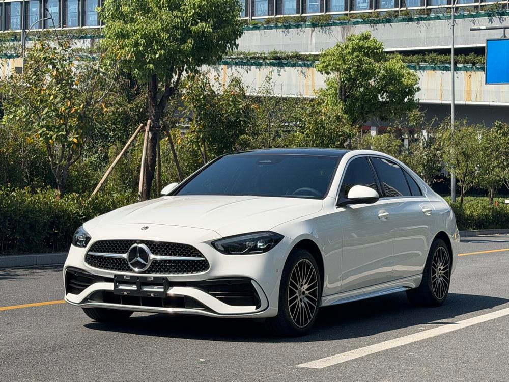 Mercedes-Benz C-Class 2024 — фото автомобиля 1