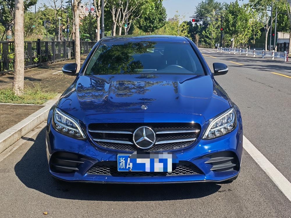 Mercedes-Benz C-Class 2020 — фото автомобиля
