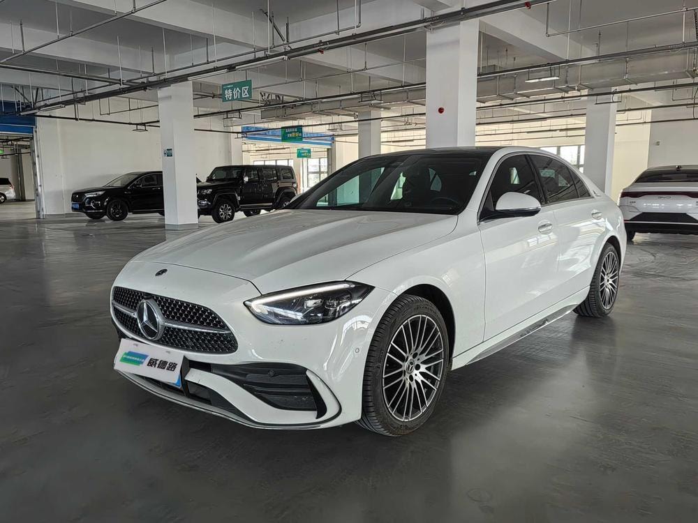 Mercedes-Benz C-Class 2024 — фото автомобиля 1