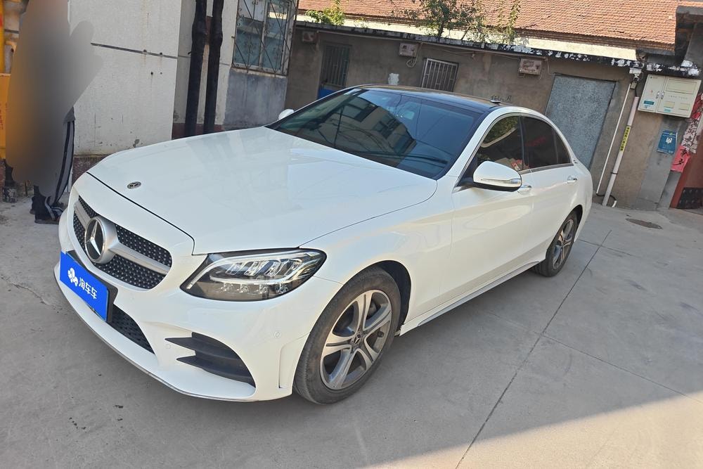Mercedes-Benz C-Class 2020 — фото автомобиля 1