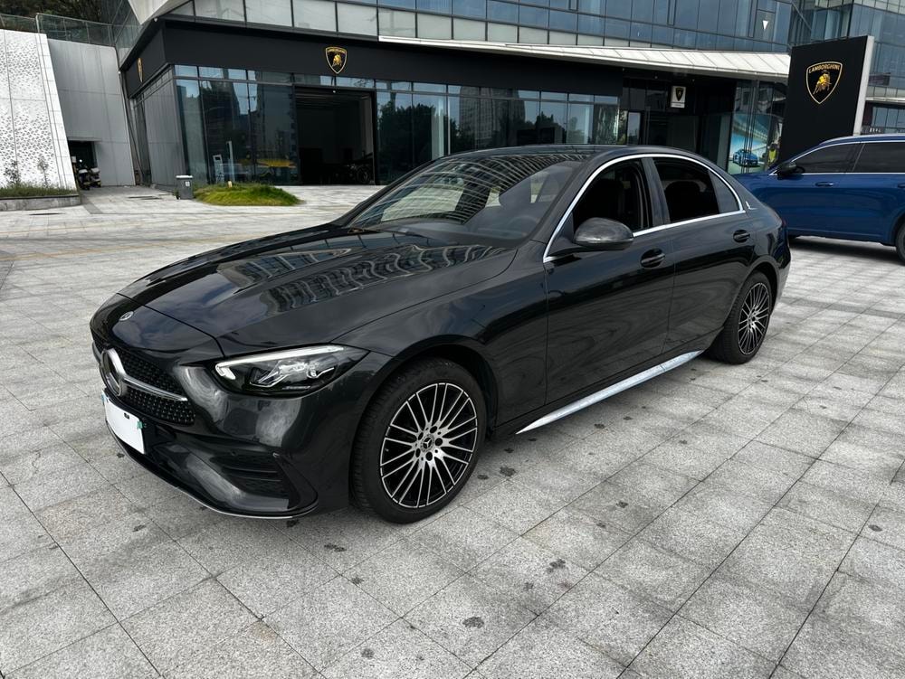 Mercedes-Benz C-Class 2023 — фото автомобиля 1