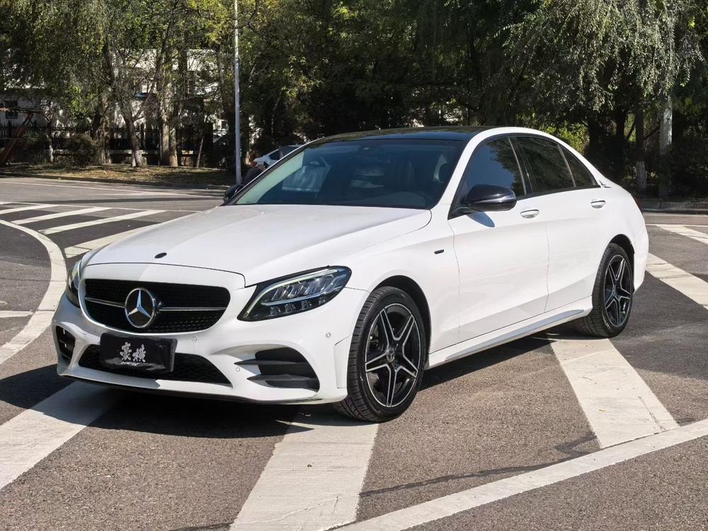Mercedes-Benz C-Class 2021 — фото автомобиля