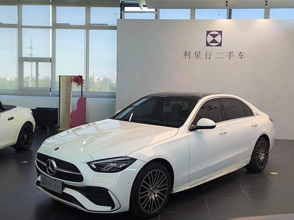 Mercedes-Benz C-Class 2023 — фото автомобиля 1