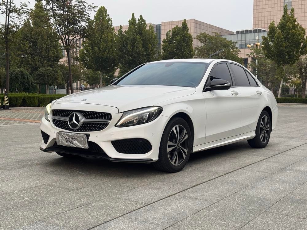 Mercedes-Benz C-Class 2018 — фото автомобиля