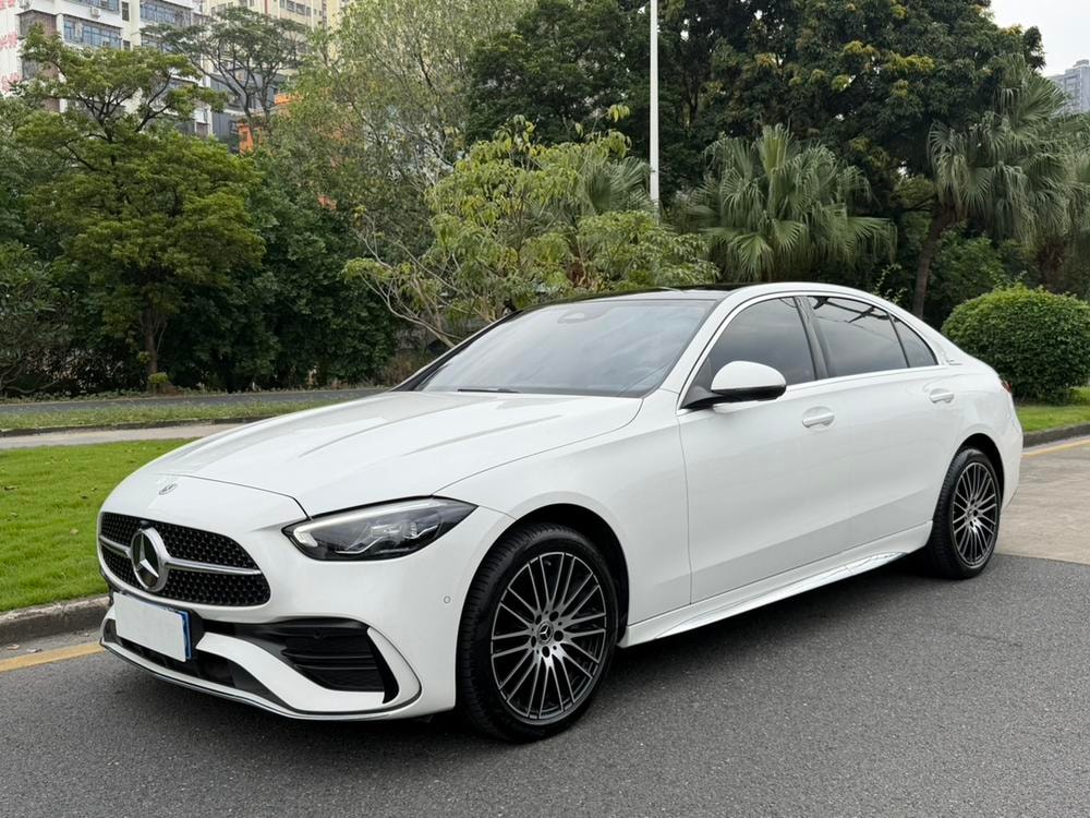 Mercedes-Benz C-Class 2024 — фото автомобиля 1
