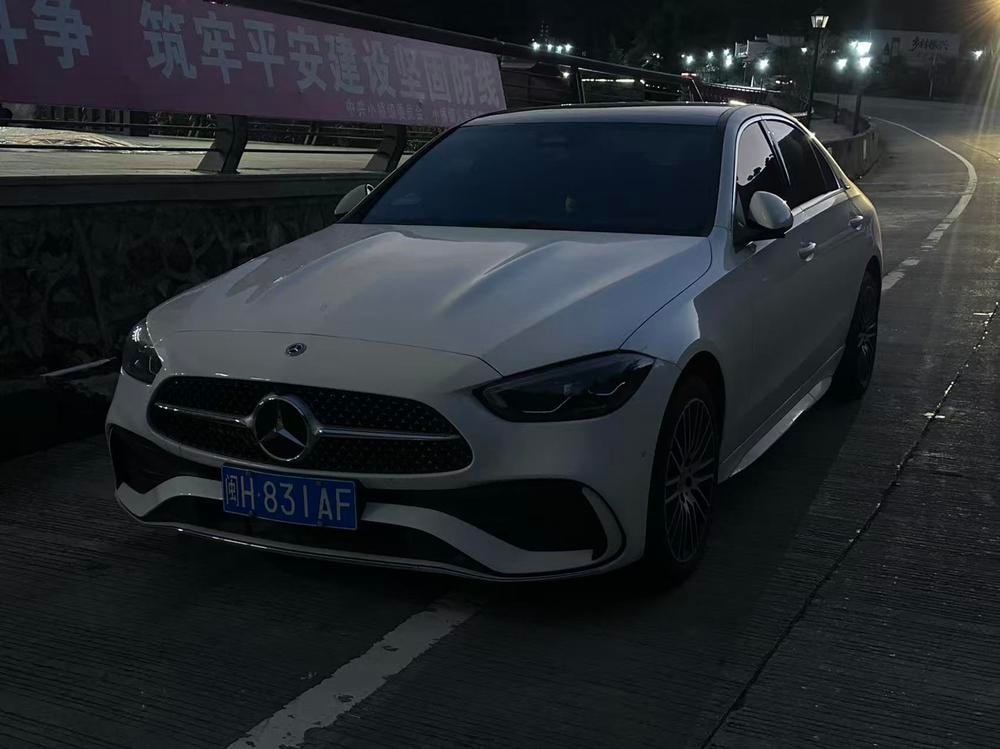 Mercedes-Benz C-Class 2025 — фото автомобиля
