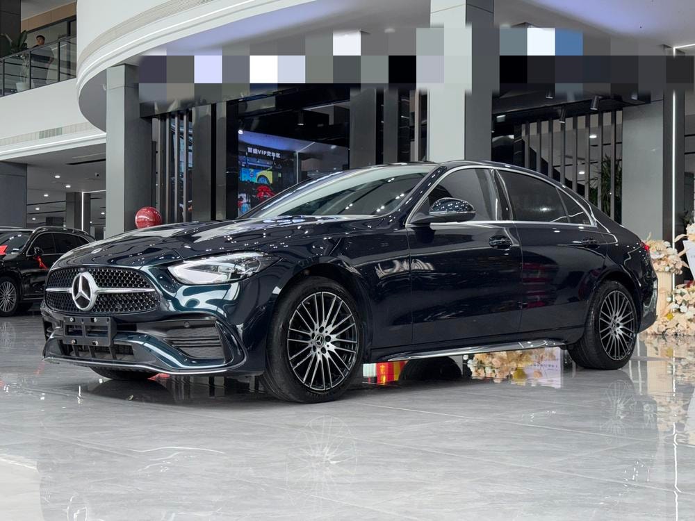 Mercedes-Benz C-Class 2023 — фото автомобиля 1