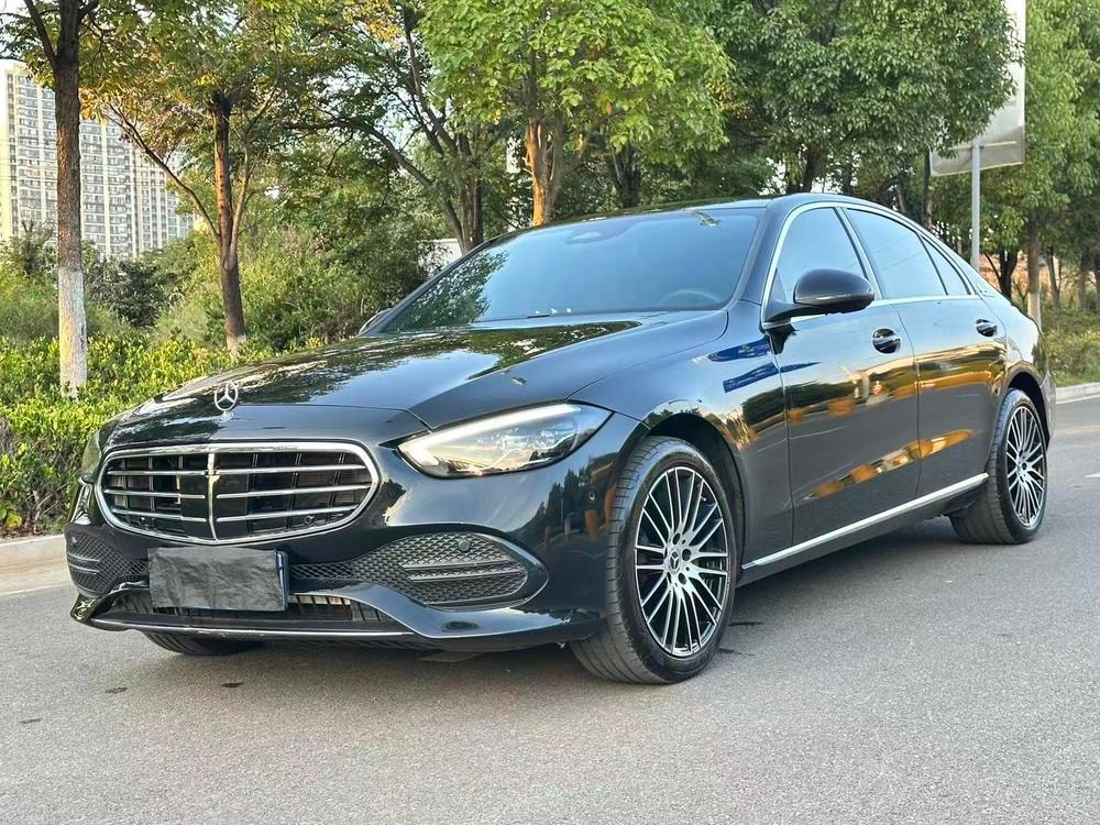 Mercedes-Benz C-Class 2023 — фото автомобиля 1