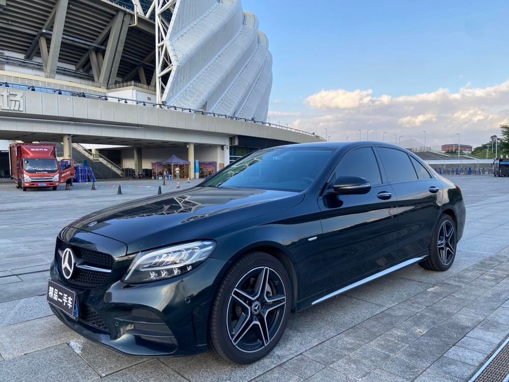 Mercedes-Benz C-Class 2021 — фото автомобиля 1