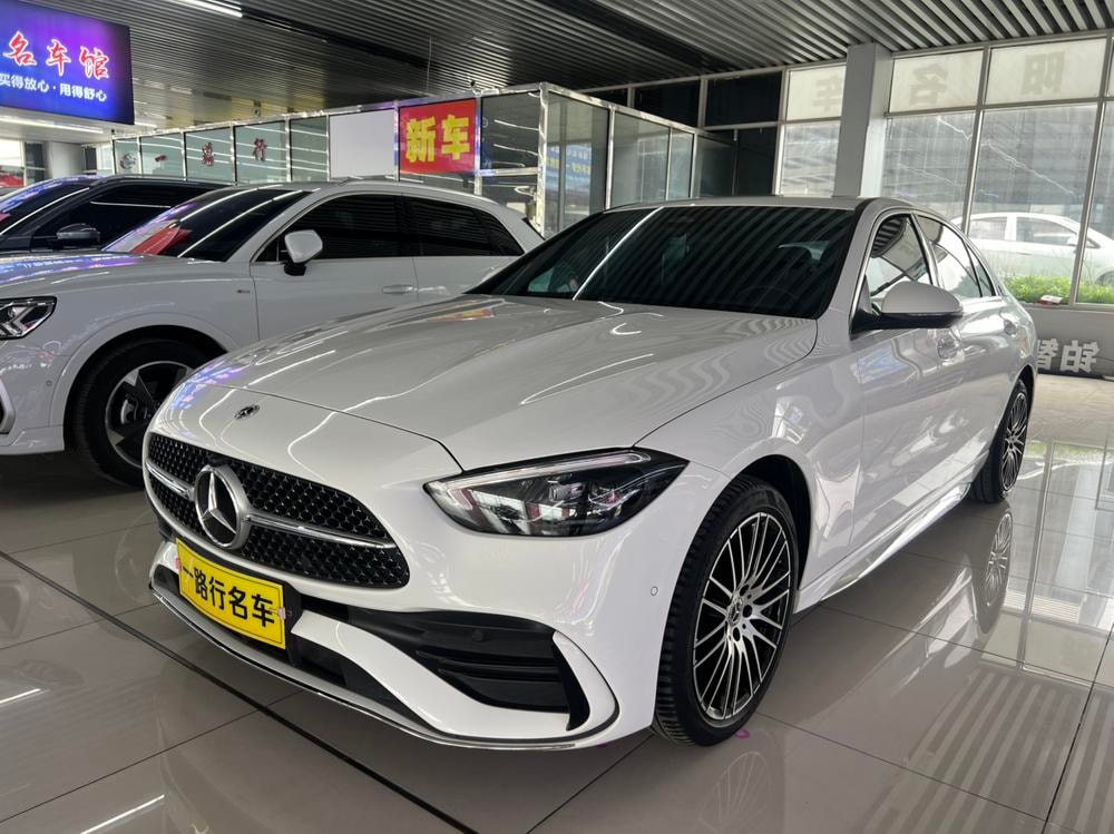 Mercedes-Benz C-Class 2023 — фото автомобиля