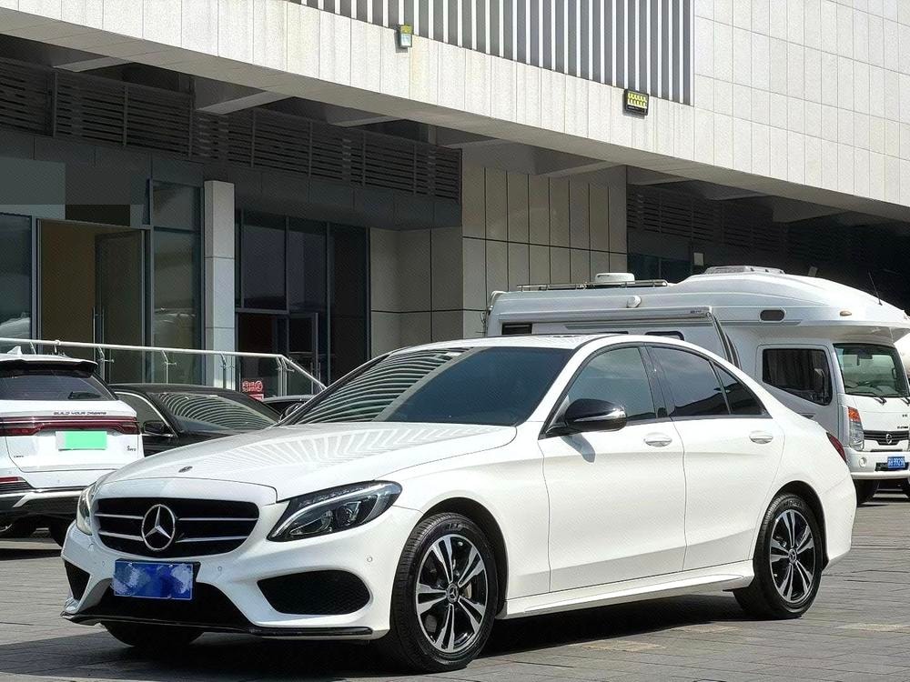 Mercedes-Benz C-Class 2018 — фото автомобиля 1