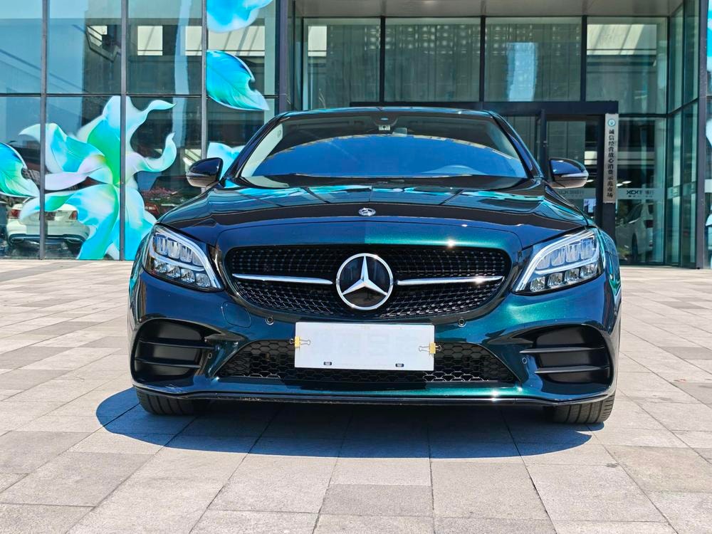 Mercedes-Benz C-Class 2021 — фото автомобиля