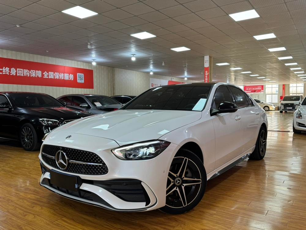 Mercedes-Benz C-Class 2023 — фото автомобиля 1