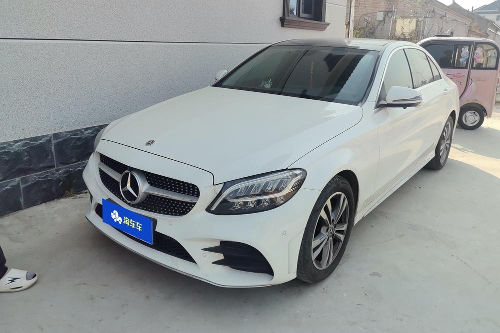 Mercedes-Benz C-Class 2021 — фото автомобиля