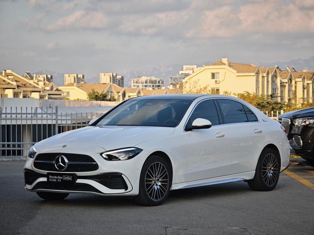 Mercedes-Benz C-Class 2022 — фото автомобиля