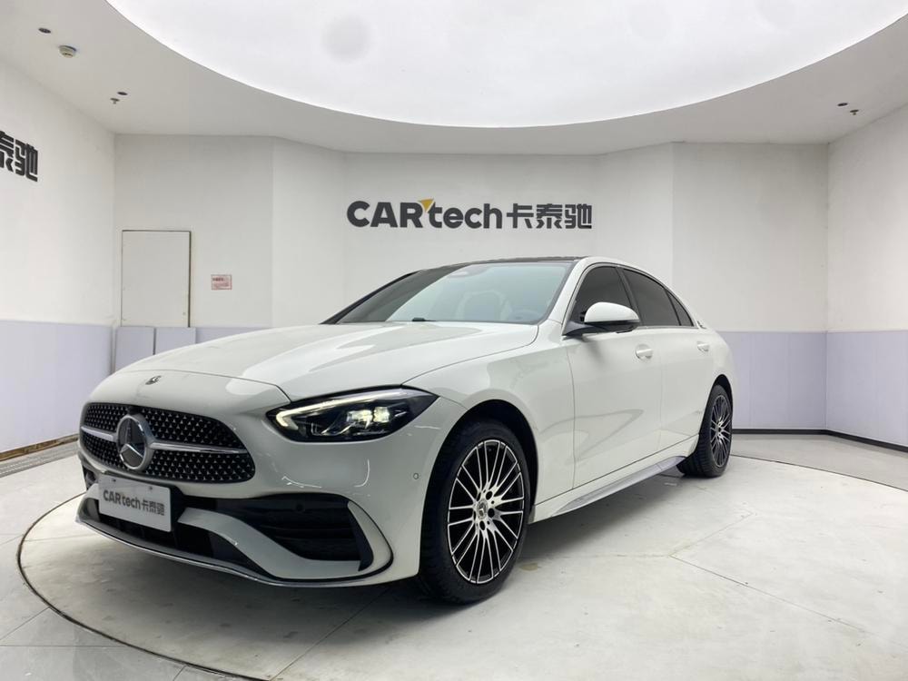 Mercedes-Benz C-Class 2025 — фото автомобиля