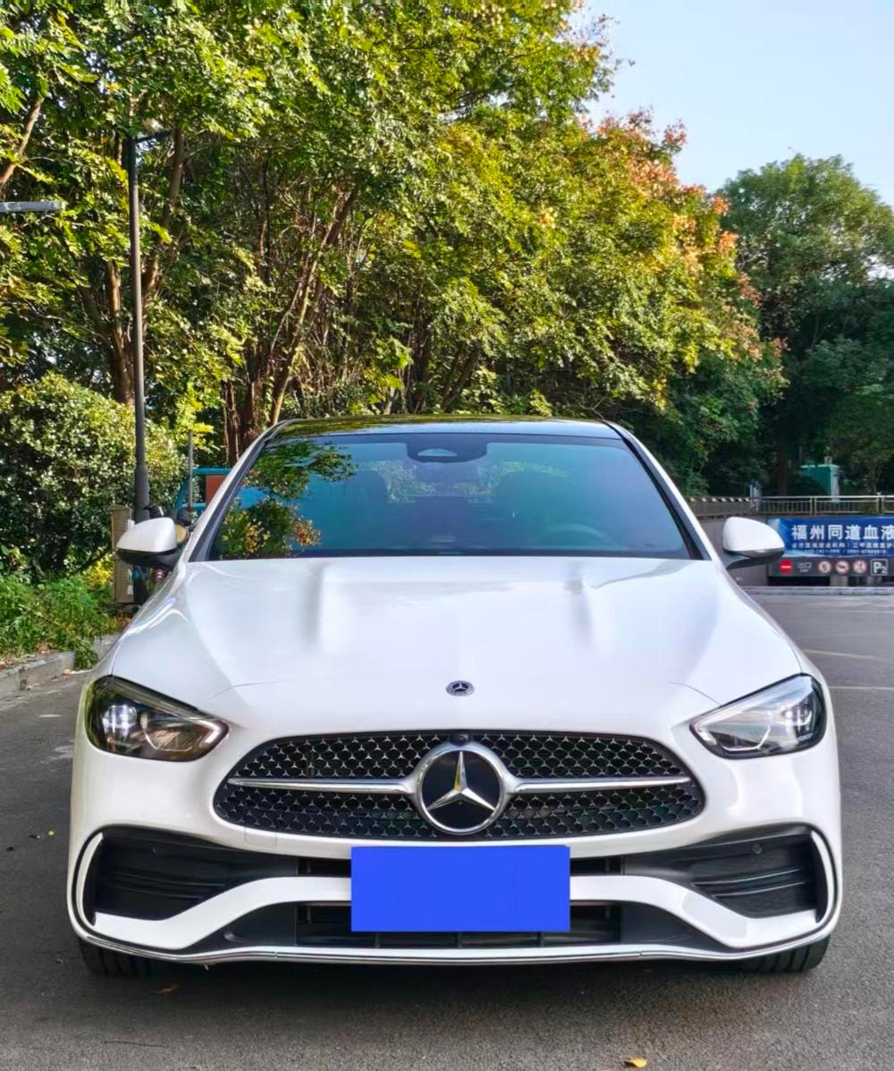 Mercedes-Benz C-Class 2024 — фото автомобиля 1