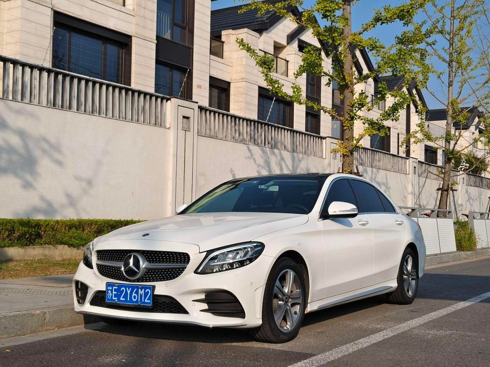 Mercedes-Benz C-Class 2019 — фото автомобиля 1