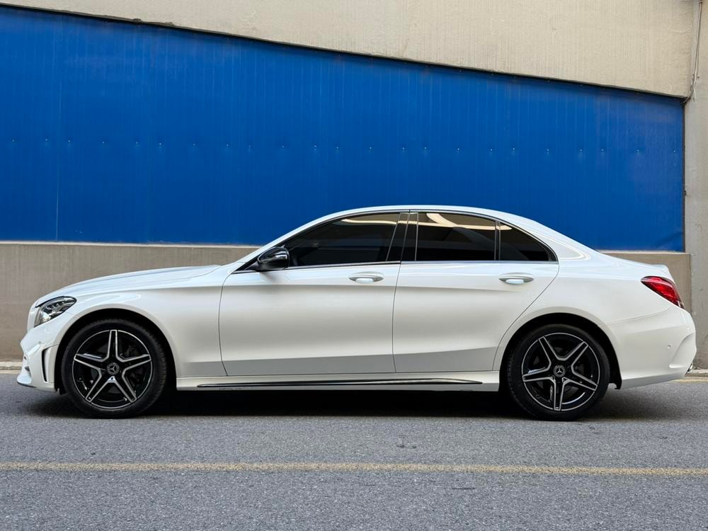 Mercedes-Benz C-Class 2021 — фото автомобиля