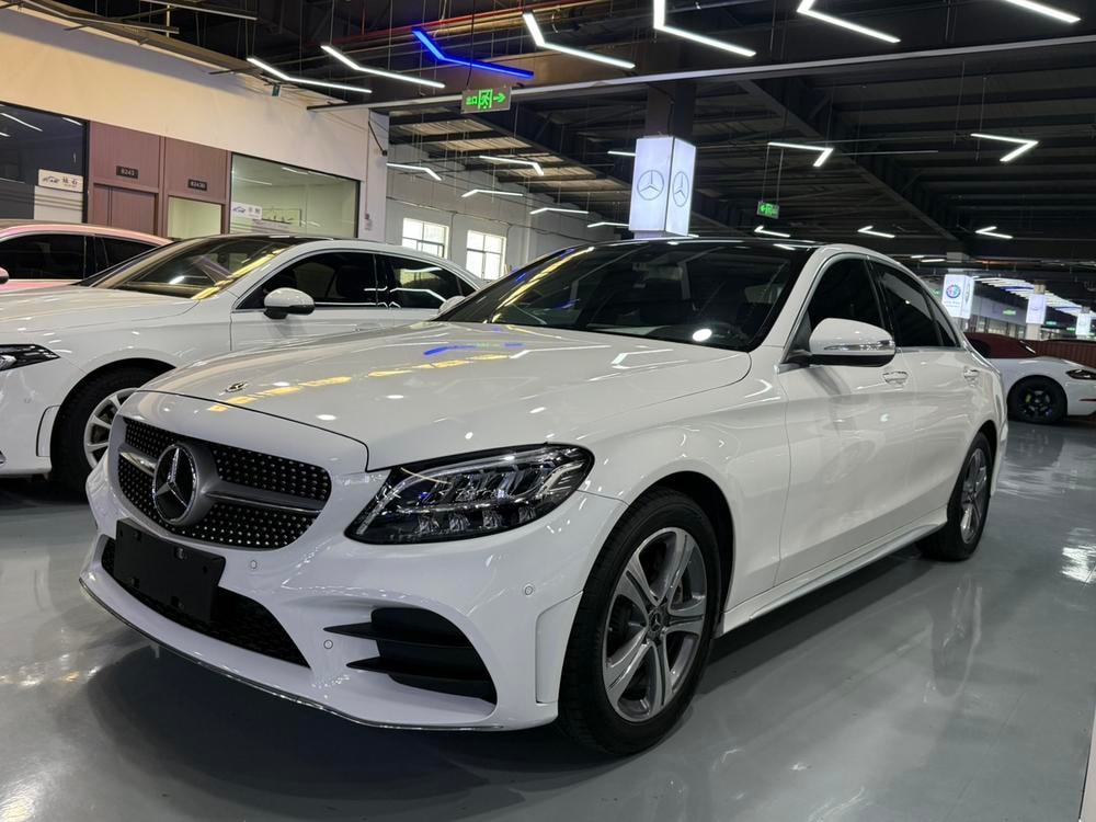 Mercedes-Benz C-Class 2020 — фото автомобиля 1