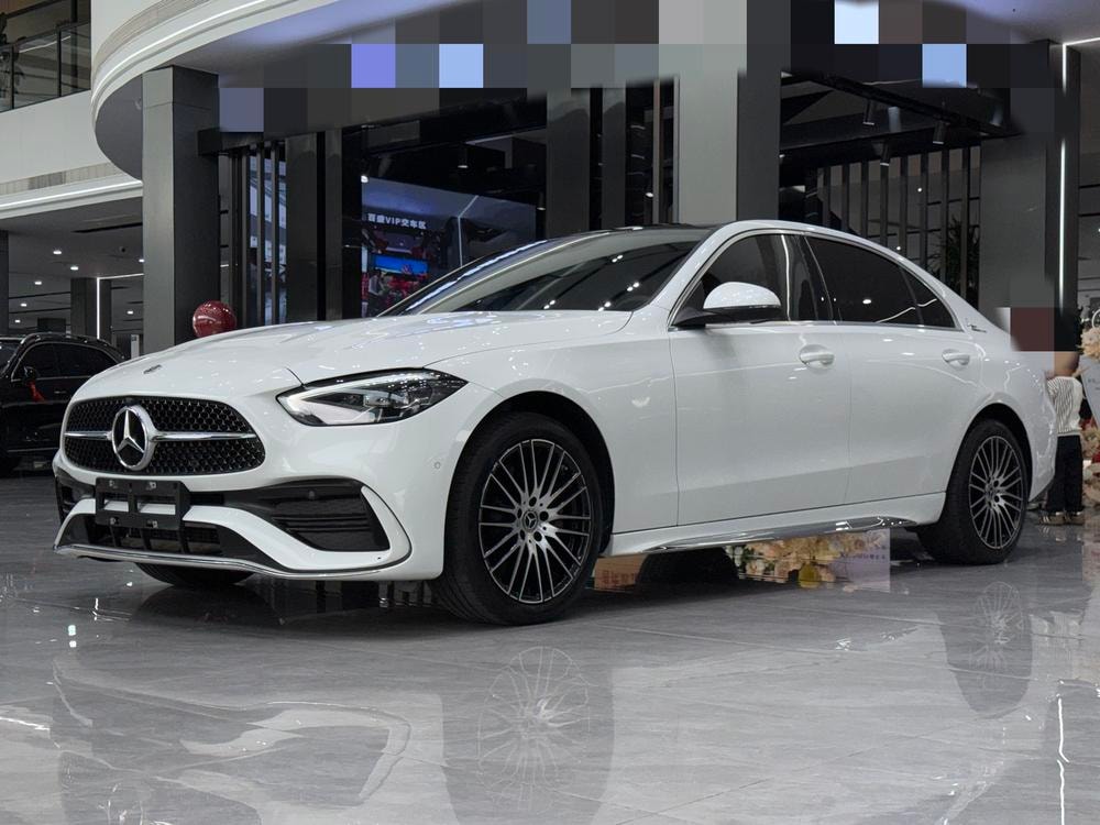 Mercedes-Benz C-Class 2023 — фото автомобиля 1