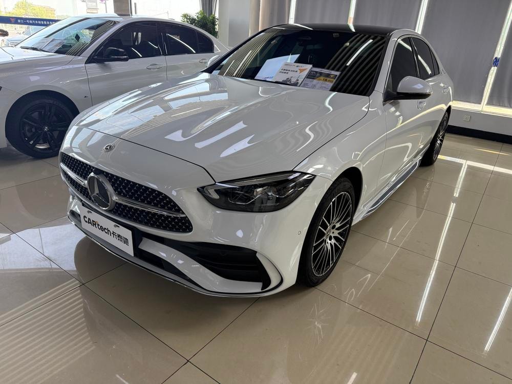 Mercedes-Benz C-Class 2024 — фото автомобиля 1