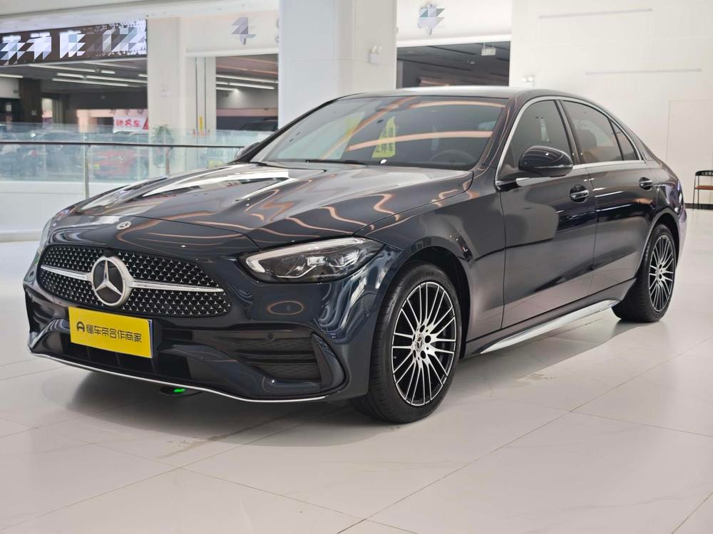 Mercedes-Benz C-Class 2024 — фото автомобиля