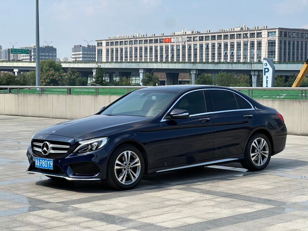 Mercedes-Benz C-Class 2018 — фото автомобиля