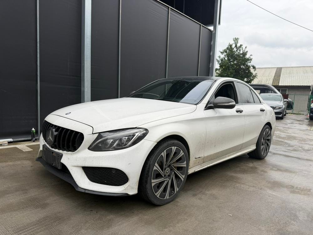 Mercedes-Benz C-Class 2015 — фото автомобиля 1