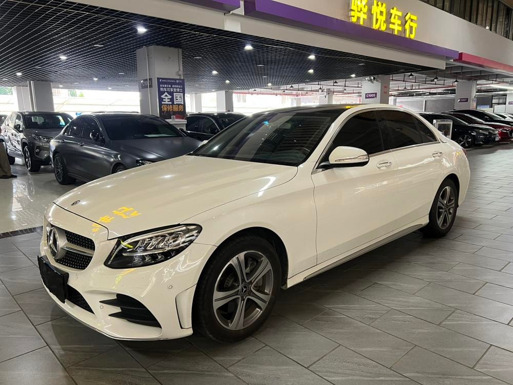 Mercedes-Benz C-Class 2019 — фото автомобиля 1